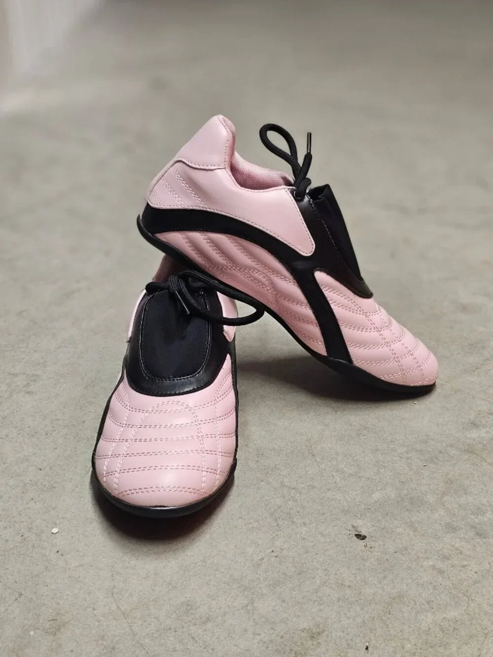 Womens Pink & Black Lace-Up Soft Sole Shoes Lightweight & Comfortable For Casual